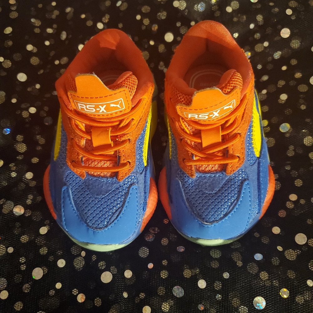 Baby Sneakers 👶🏼 👟 Size 4c,                      Blue/Red/Yellow..Like New